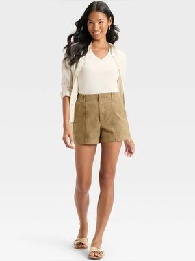 Universal Thread High Rise Khaki Shorts Size 4 Brown NWT